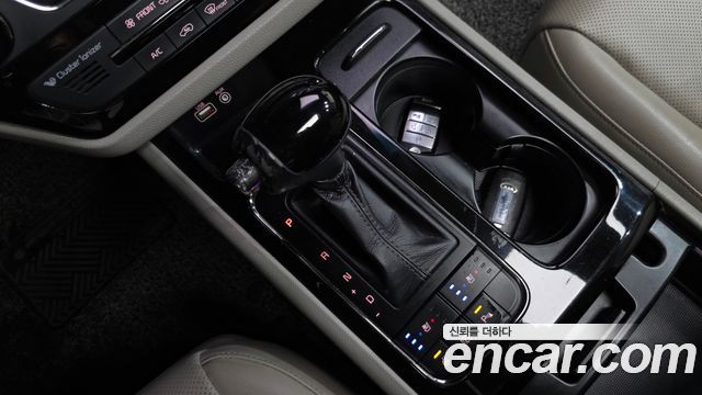 Kia Canival 2016 — photo 12
