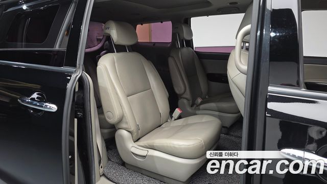 Kia Canival 2016 — photo 17