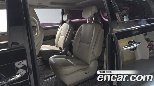 Kia Canival 2016 — photo 18