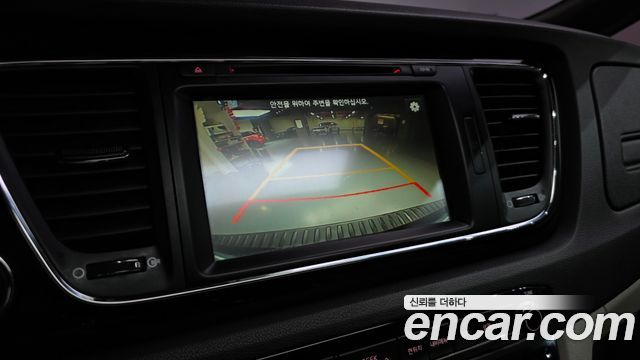 Kia Canival 2016 — photo 21