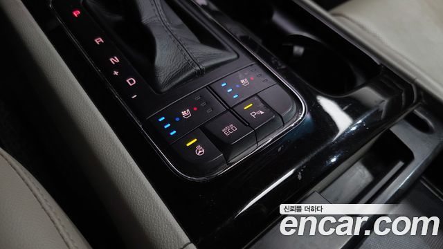 Kia Canival 2016 — photo 23