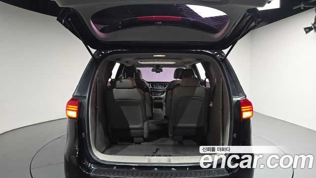 Kia Canival 2016 — photo 26