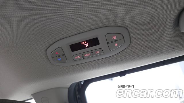 Kia Canival 2016 — photo 31