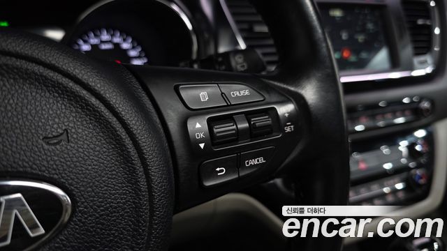 Kia Canival 2016 — photo 34