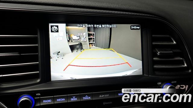 Hyundai AVANTE 2019 — photo 21