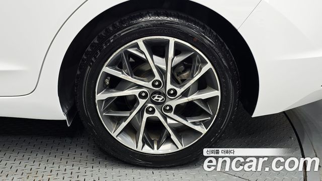 Hyundai AVANTE 2019 — photo 7