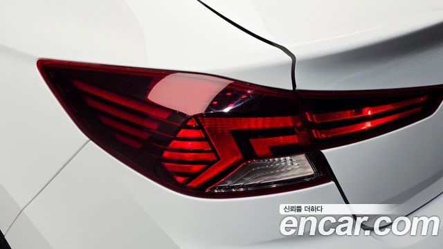 Hyundai AVANTE 2019 — photo 9