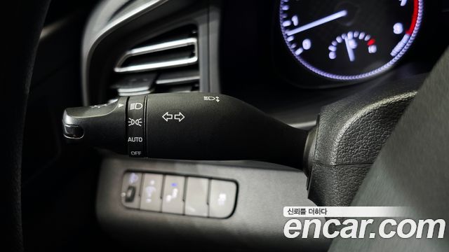 Hyundai AVANTE 2019 — photo 28