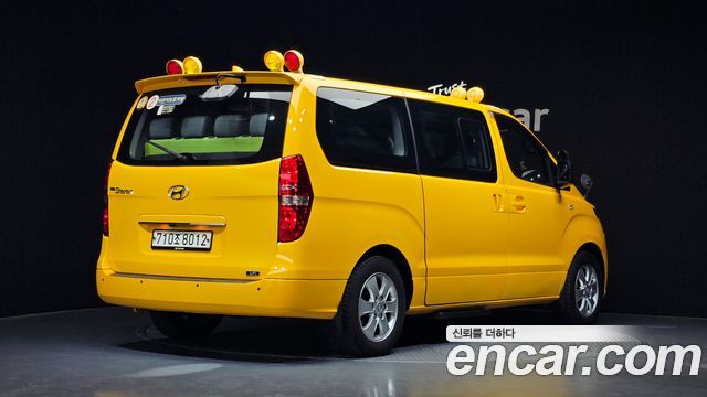 Hyundai Starex 2021 — photo 2