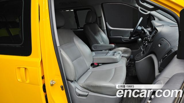 Hyundai Starex 2021 — photo 12