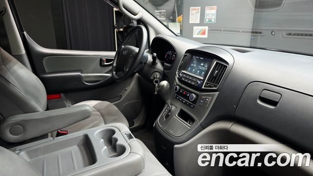 Hyundai Starex 2021 — photo 17