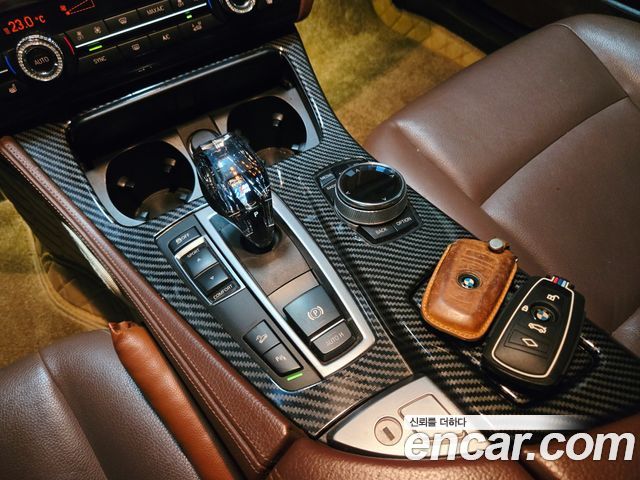 BMW 5-Series 2015 — photo 9