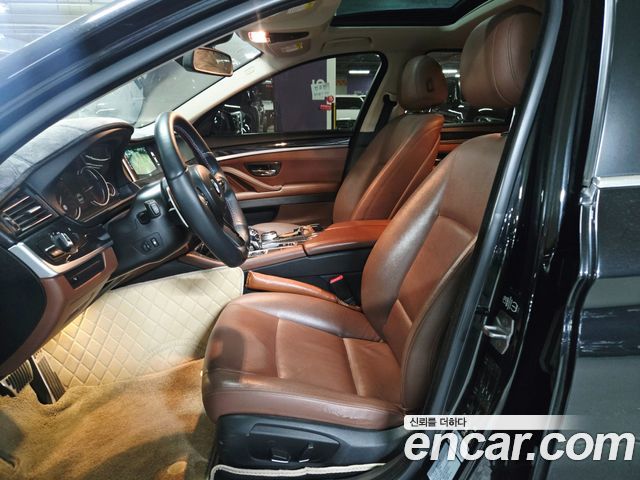 BMW 5-Series 2015 — photo 10