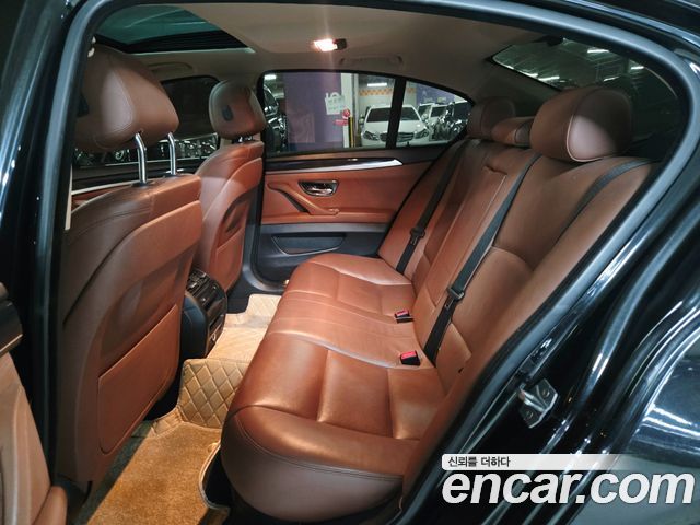 BMW 5-Series 2015 — photo 11