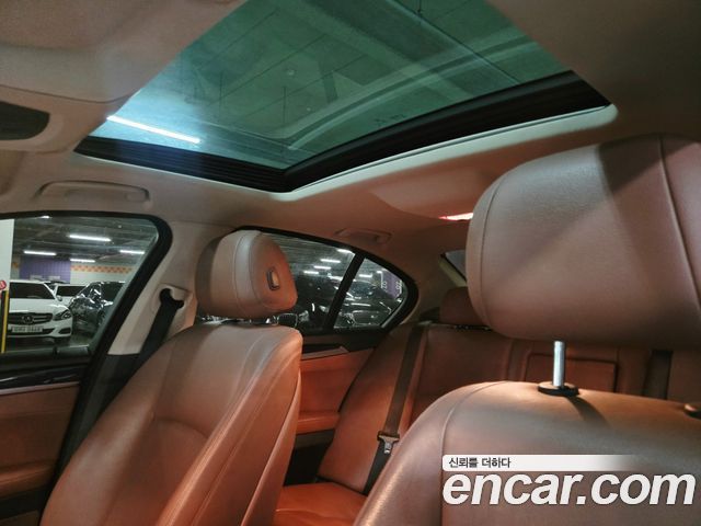 BMW 5-Series 2015 — photo 12