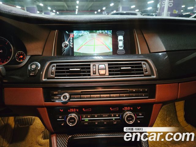 BMW 5-Series 2015 — photo 13