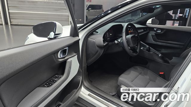 Polestar Polestar 2 2023 — photo 13