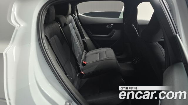 Polestar Polestar 2 2023 — photo 17