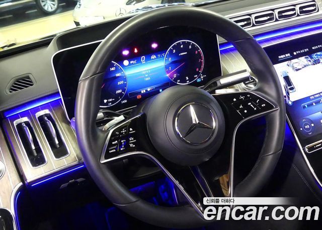 Mercedes-Benz S-Class 2023 — photo 9