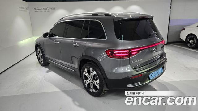 Mercedes-Benz EQB 2026 — photo 3