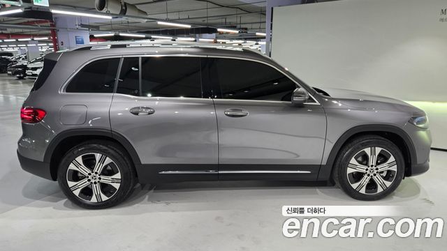 Mercedes-Benz EQB 2026 — photo 9