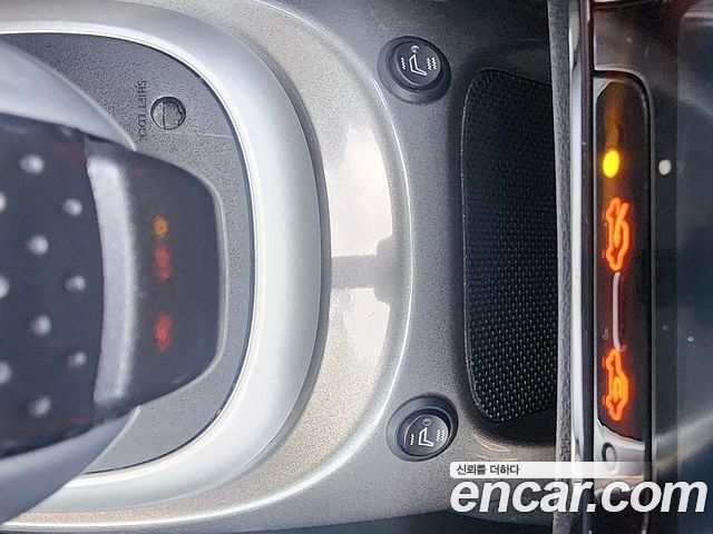 Nissan Juke 2014 — photo 11