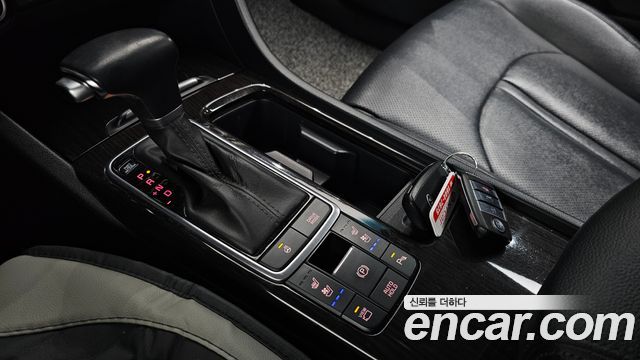 Kia K5 2017 — photo 9