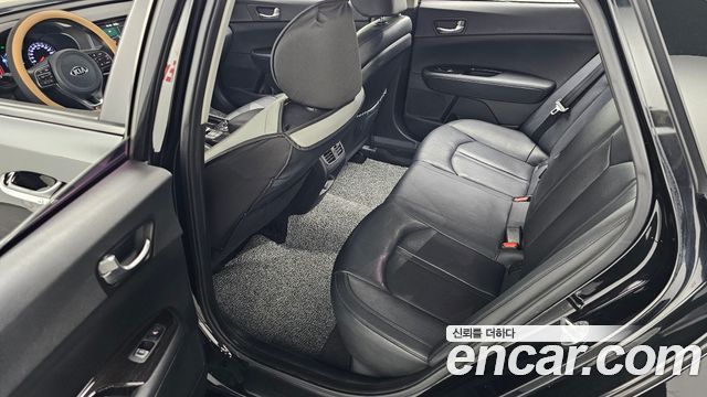 Kia K5 2017 — photo 11