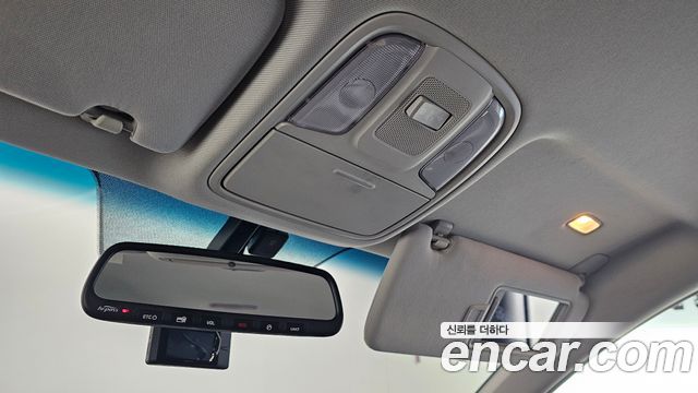 Kia K5 2017 — photo 18