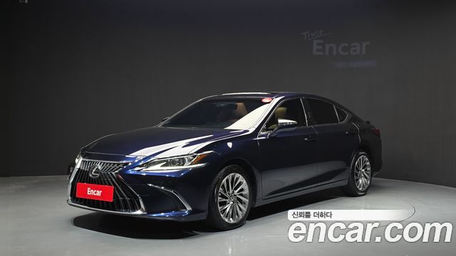 Lexus ES 2023 — photo 1