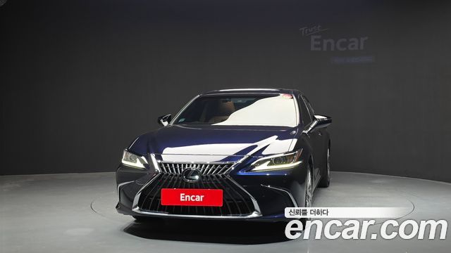Lexus ES 2023 — photo 3