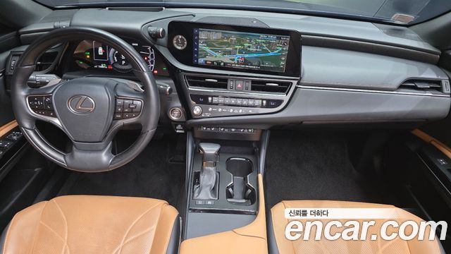 Lexus ES 2023 — photo 10