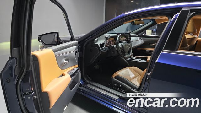 Lexus ES 2023 — photo 13