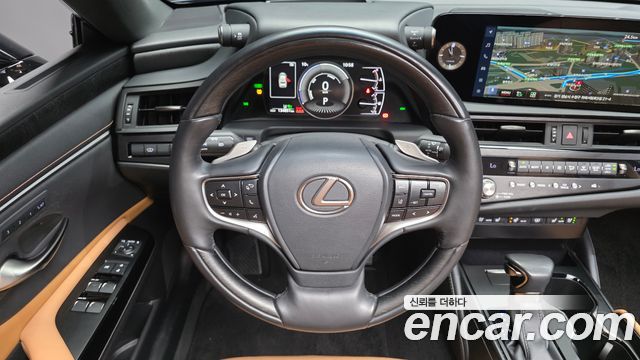 Lexus ES 2023 — photo 20