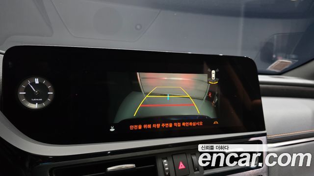 Lexus ES 2023 — photo 21