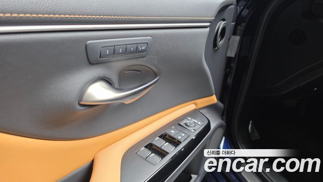 Lexus ES 2023 — photo 24