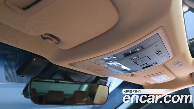 Lexus ES 2023 — photo 25