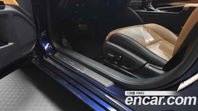 Lexus ES 2023 — photo 27