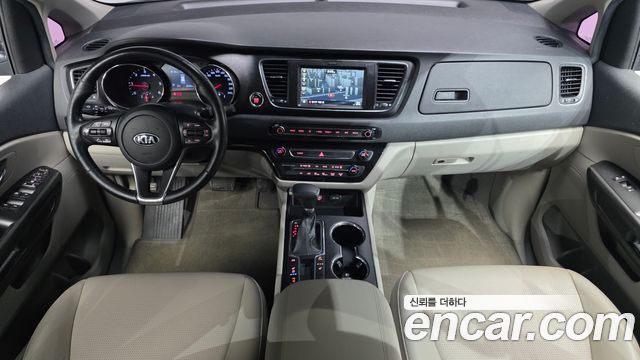 Kia Canival 2020 — photo 10