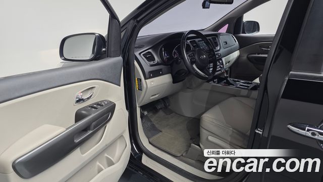 Kia Canival 2020 — photo 13