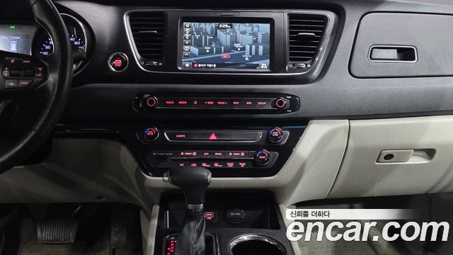 Kia Canival 2020 — photo 20