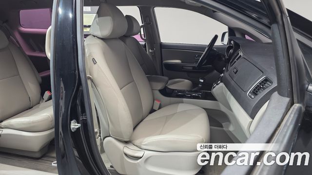 Kia Canival 2020 — photo 16