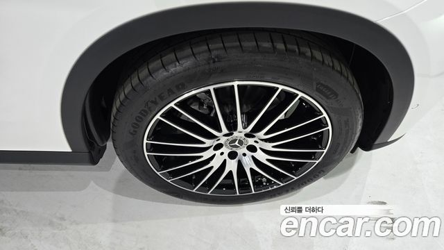 Mercedes-Benz GLC-Class 2026 — photo 5