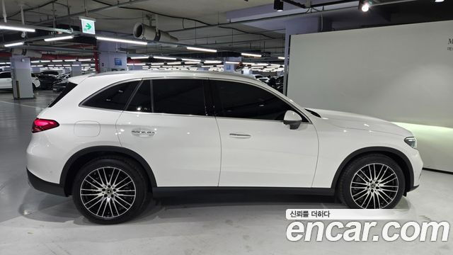 Mercedes-Benz GLC-Class 2026 — photo 9