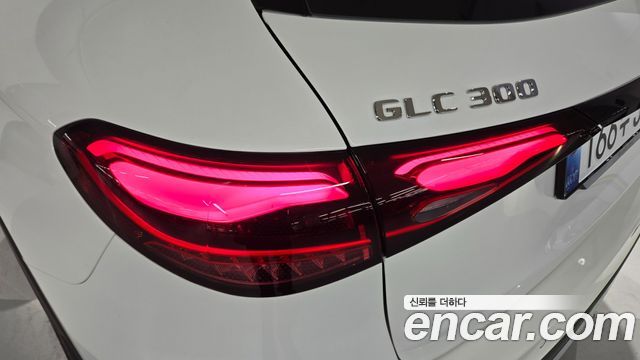 Mercedes-Benz GLC-Class 2026 — photo 13
