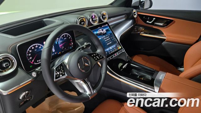 Mercedes-Benz GLC-Class 2026 — photo 15