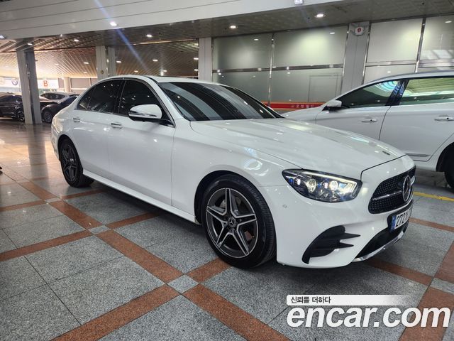 Mercedes-Benz E-Class 2023 — photo 3
