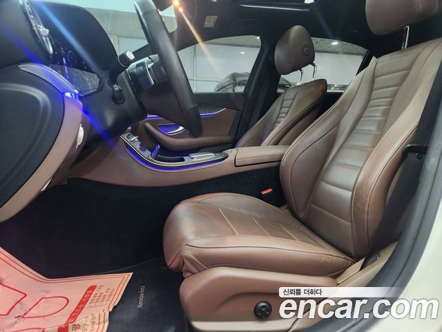 Mercedes-Benz E-Class 2023 — photo 15