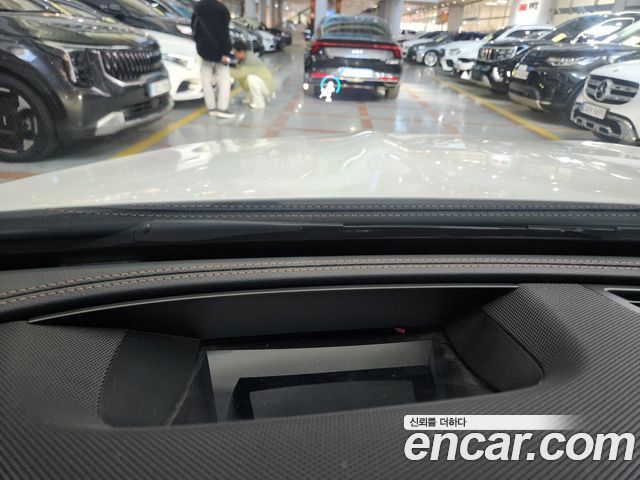 Mercedes-Benz E-Class 2023 — photo 19