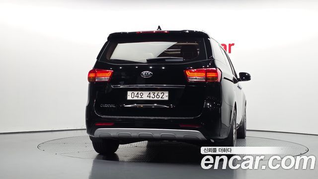 Kia Canival 2018 — photo 4
